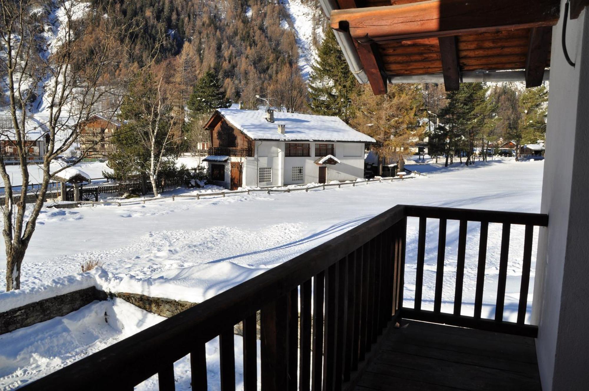 Flora Alpina apartments-Residenza Verdebjo Gressoney-Saint-Jean Exterior foto